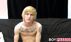 Kinky tattooed twink Dustin jerking off in passionate solo