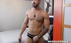 Zack Lemec breeds his pillow and gives his cock intense stroking
