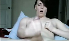 Teen gurl shoots a big load p